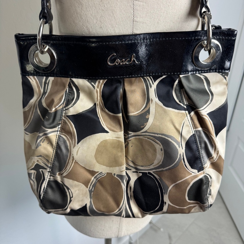 Coach Signature Op art Scarf print Tote Bag Black Tan Grey Patent Leather F17649
